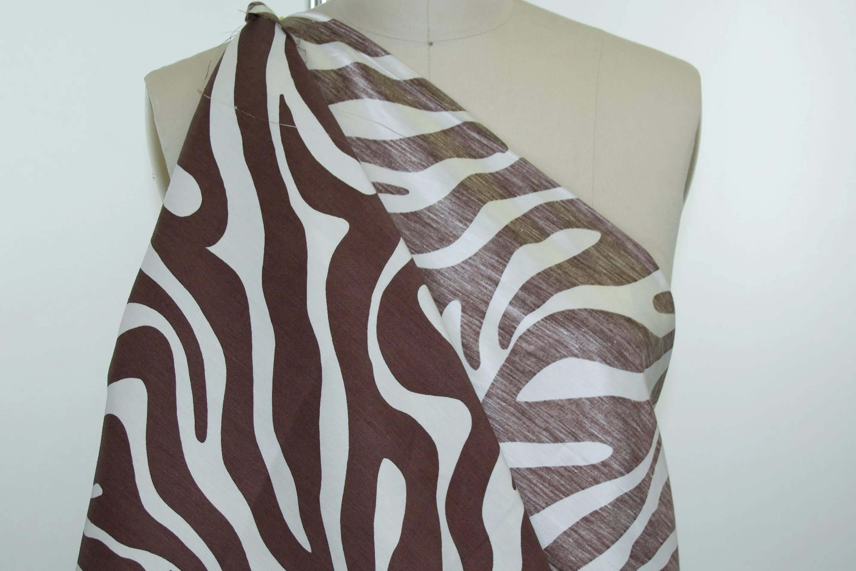 0scar de la Rent@ Animal Print Mikado - Brown/Ivory