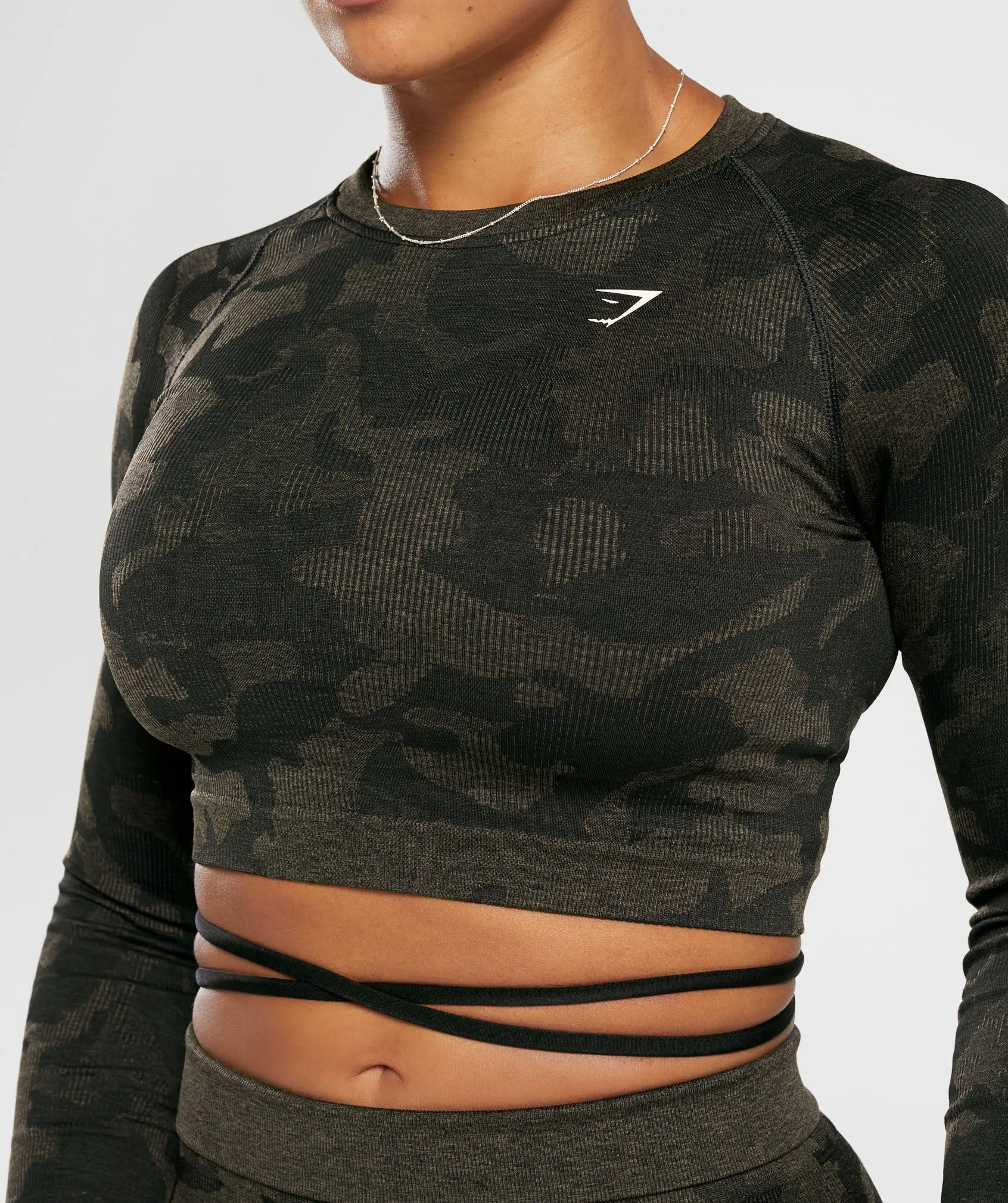 Gymshark Adapt Camo Seamless Ribbed Long Sleeve Crop Top - Black/Brown Camo