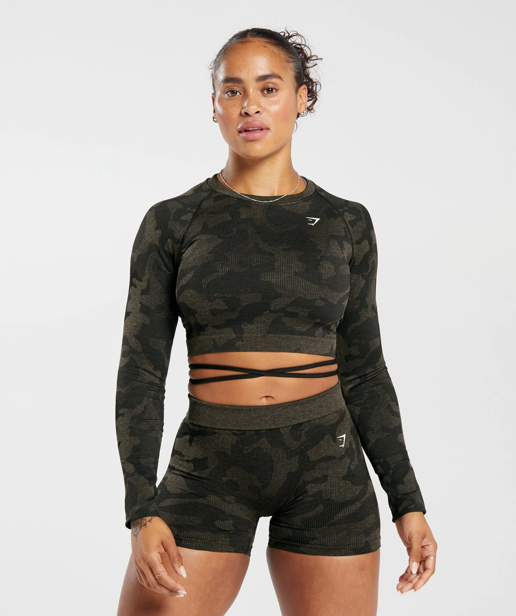 Gymshark Adapt Camo Seamless Ribbed Long Sleeve Crop Top - Black/Brown Camo