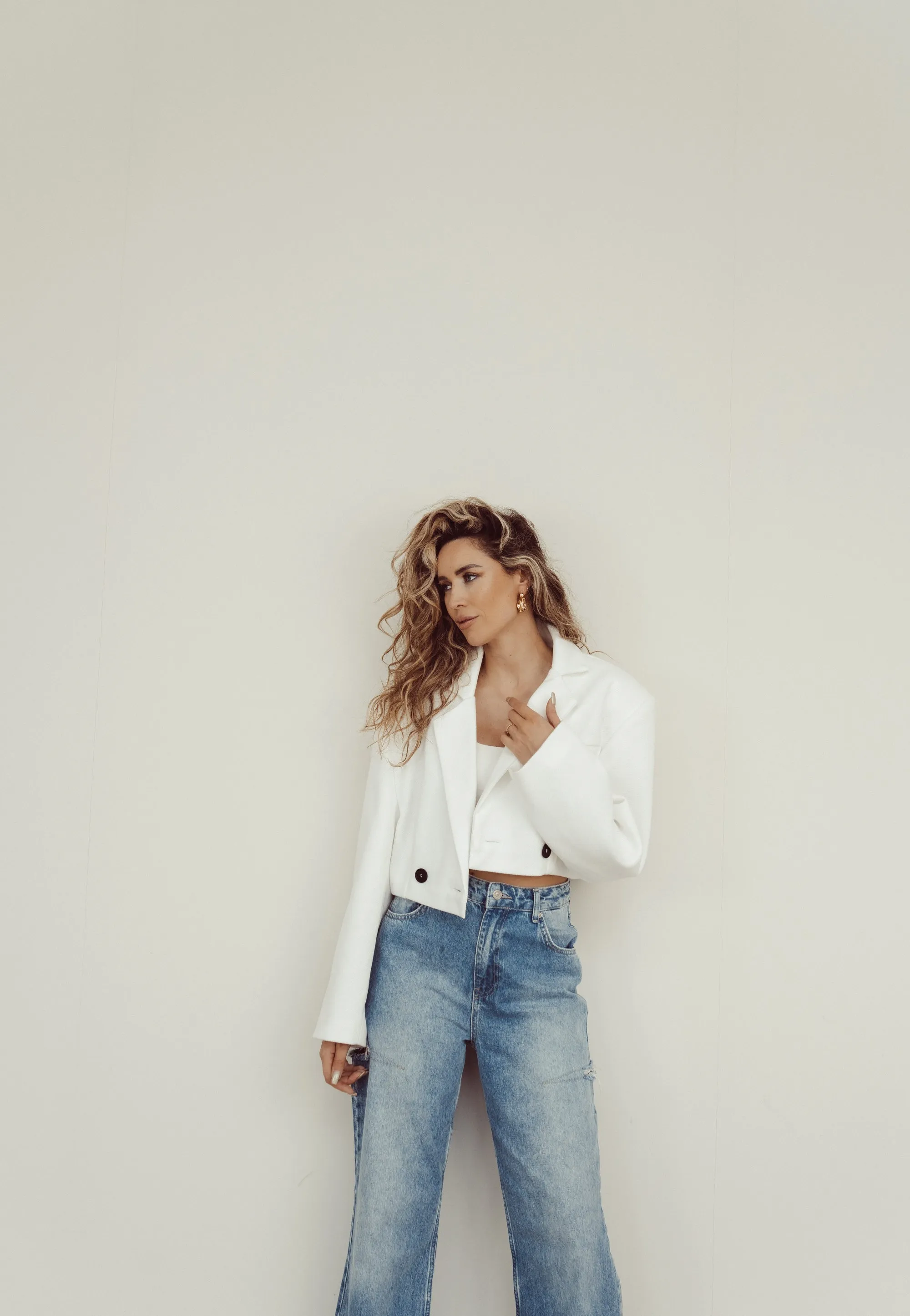 SALE - NOELLE Oversized Cropped Blazer in White